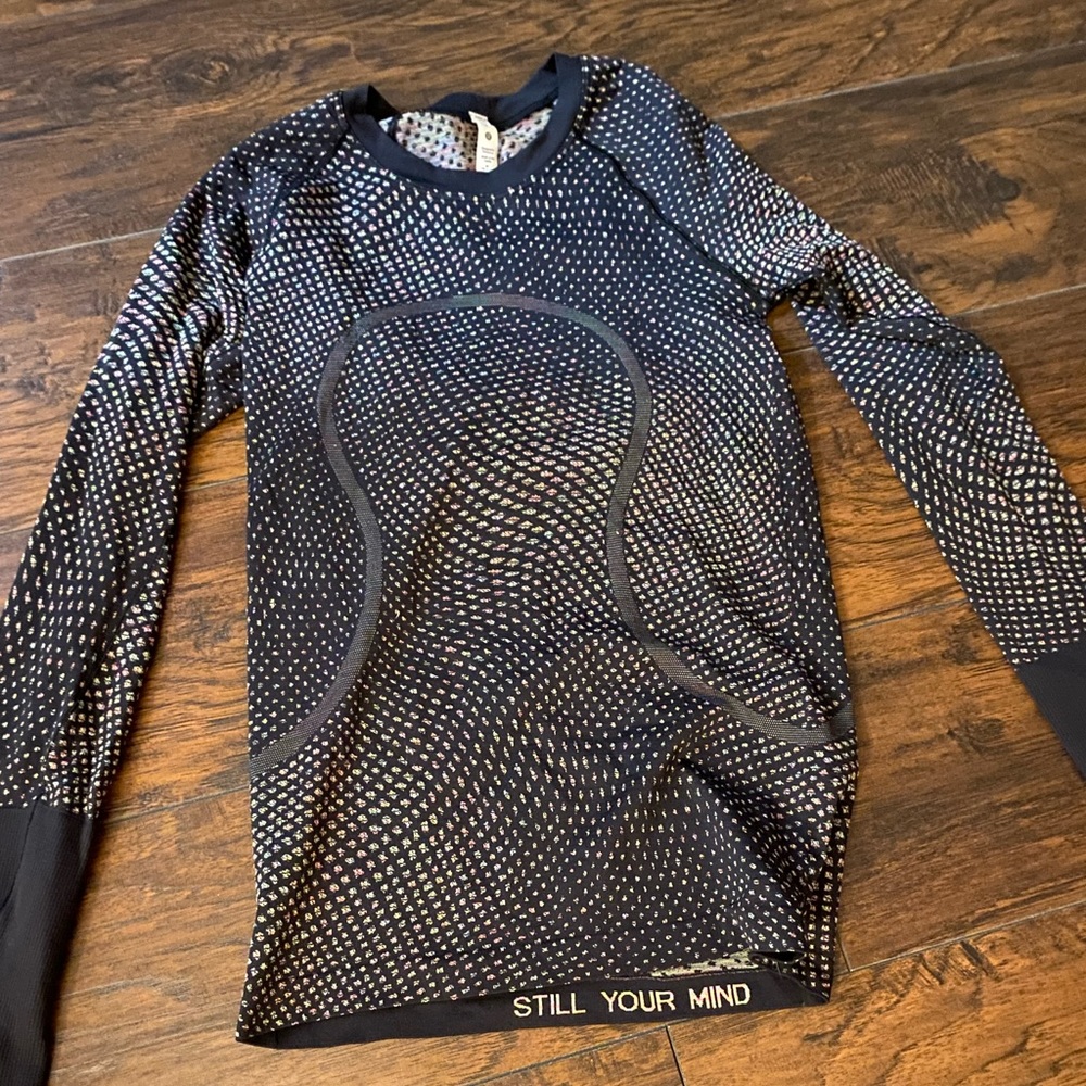 Lululemon long sleeve swiftly tech: SIZE 6